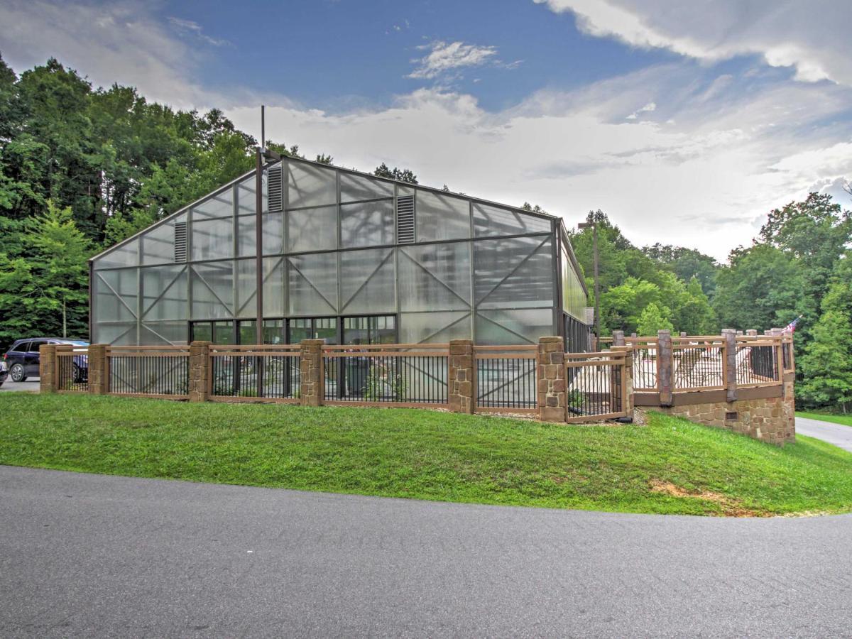 Idyllic Cabin With Hot Tub Less Than 2 Mi To Dollywood! Sevierville Exterior foto