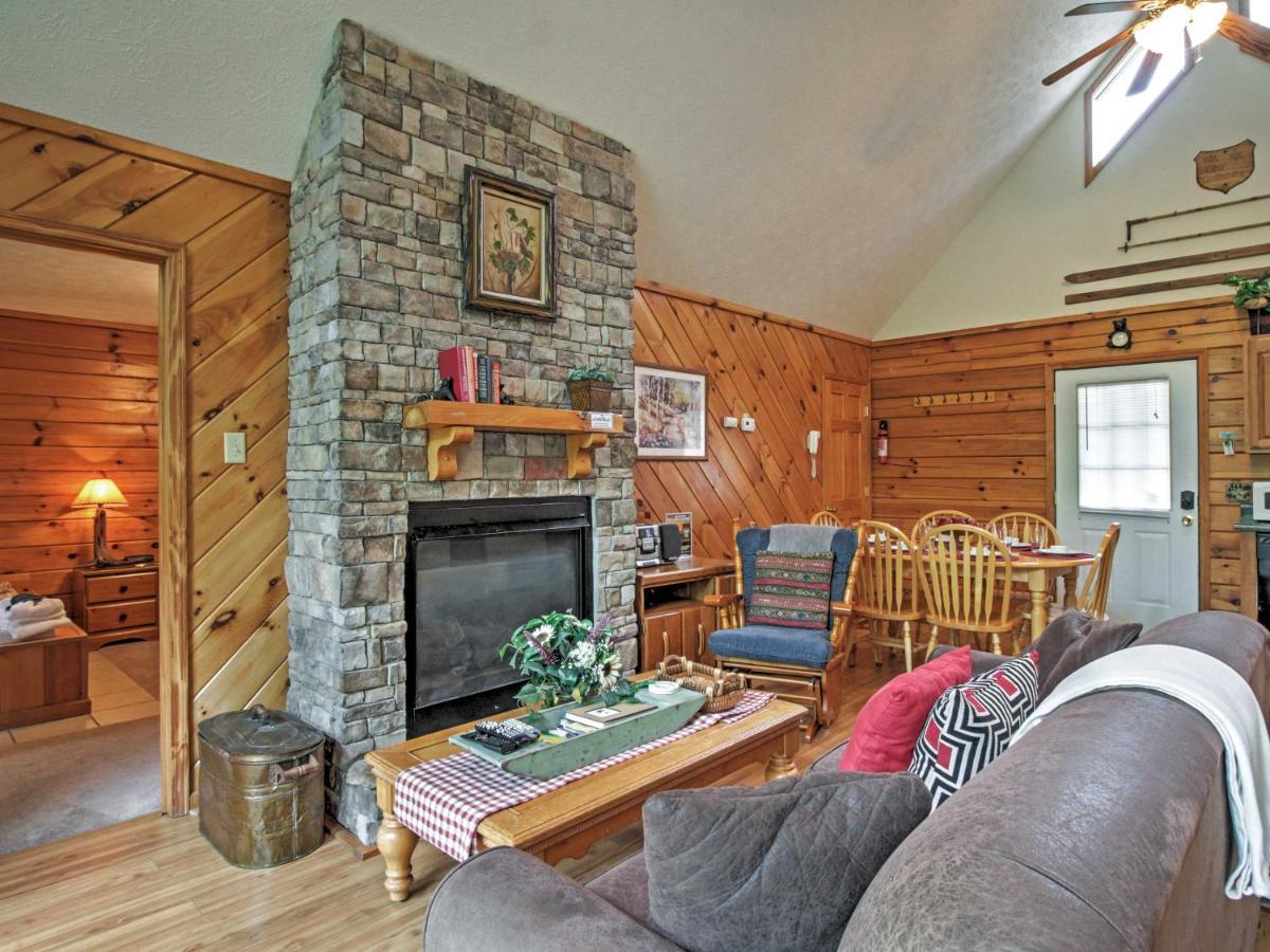 Idyllic Cabin With Hot Tub Less Than 2 Mi To Dollywood! Sevierville Exterior foto